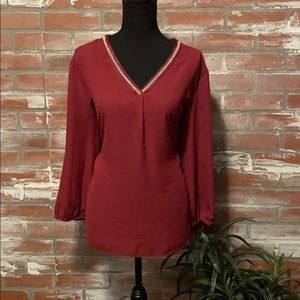 Cute chain detailed top